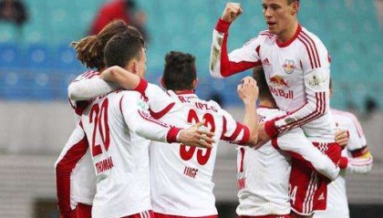  莱比锡红牛与拜仁慕尼黑争夺欧冠资格白热化  