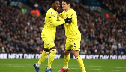  曼联战平利兹联，B费染红引发争议  